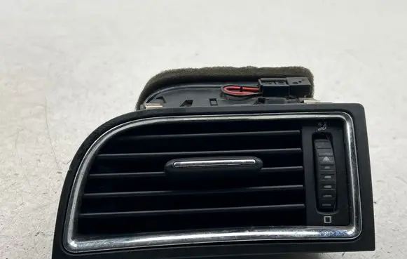 Skoda Superb B6 (3T) Dashboard side air vent grill/cover trim 1461148 3T0819701