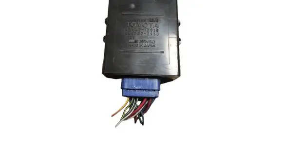 Toyota Hiace (H200) Light relay 8264213010 0697002950