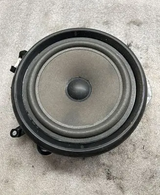 Audi A4 S4 B7 8E 8H Subwoofer speaker 8E0035411