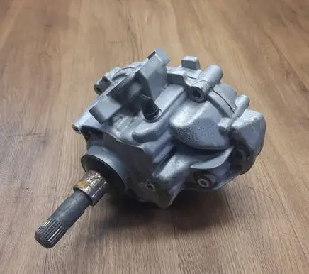 Gearbox transfer box case