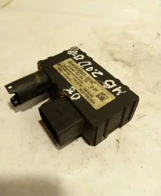 Mercedes-Benz B W245 Glow plug pre-heat relay A6401530479 899087000
