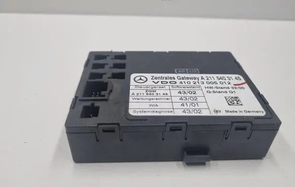 Mercedes-Benz E W211 Gateway control module A2115403145 2115403145