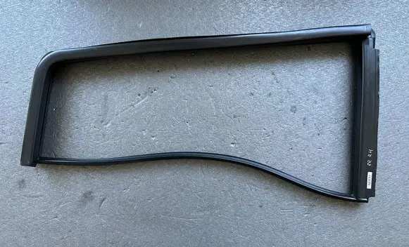 Nissan Patrol Y61 Rear glass trim 82272VB000