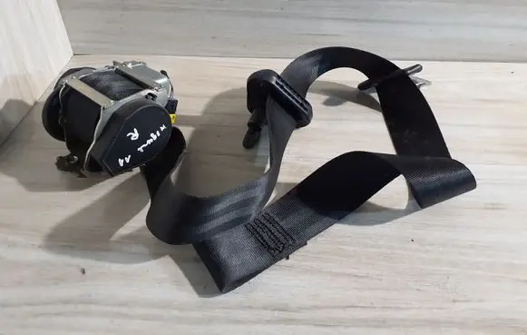 Renault Megane III Front seatbelt