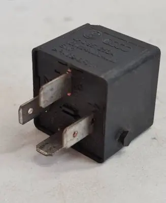 Volkswagen Touareg I Other relay 4H0951253A PA66GF25 123133B0006X080