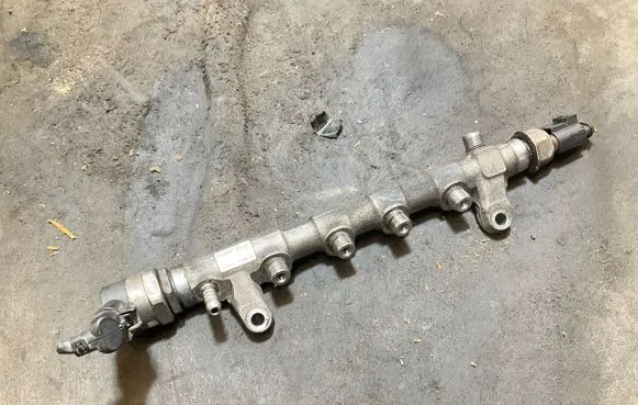 Volkswagen PASSAT B7 Fuel main line pipe 03L089N 0108781