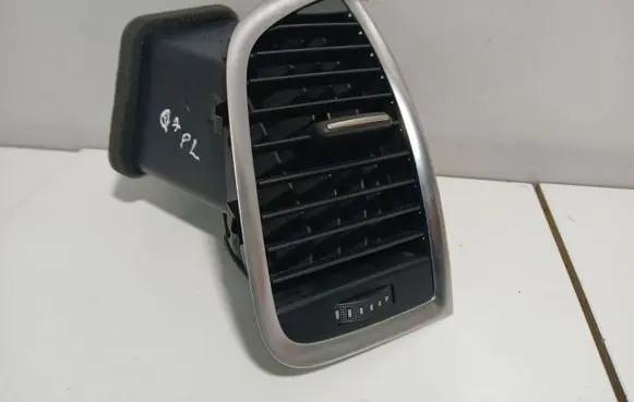 Audi Q7 4L Dashboard side air vent grill/cover trim 4L0820902T