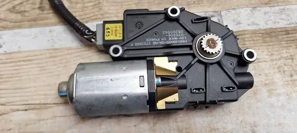 Honda FR-V Sunroof motor/actuator FR0160035 1701848F 05200562