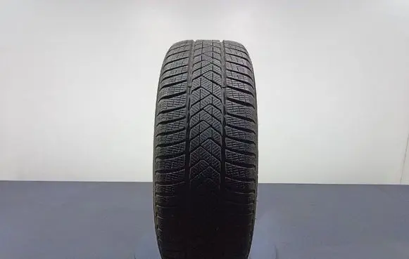 BMW X4 F26 R17 winter tire 8019227261851
