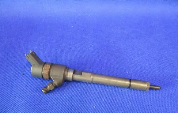 Chevrolet Captiva Fuel injector 96440397