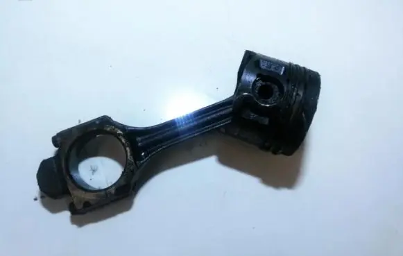 Volkswagen Golf III Piston with connecting rod
