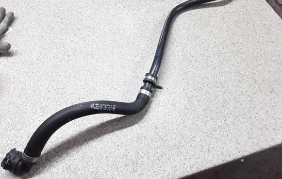 Mercedes-Benz C W205 Engine coolant pipe/hose A2055010084