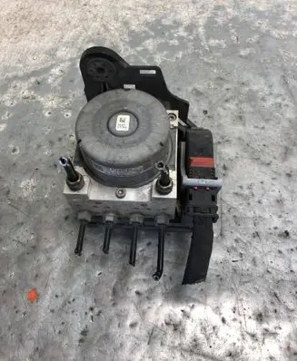 Volkswagen Touran III ABS Pump 5Q0614517BJ