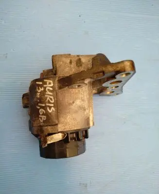 Toyota Auris E180 Oil filter mounting bracket