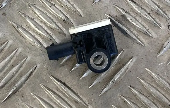 Tesla Model X Airbag deployment crash/impact sensor 106005800A