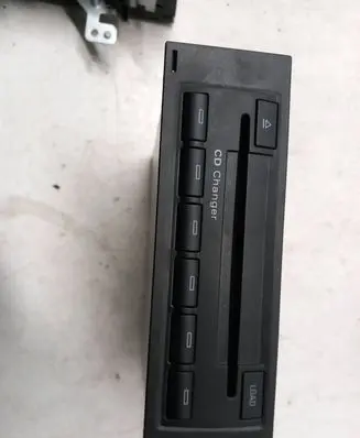 CD/DVD changer