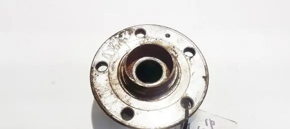 Volkswagen PASSAT B6 Front wheel hub