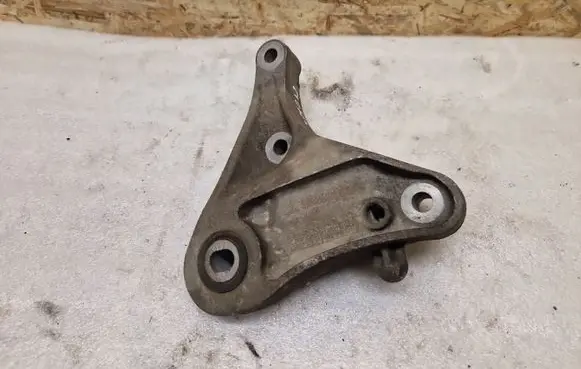 Opel Mokka Gearbox mounting bracket 96983905