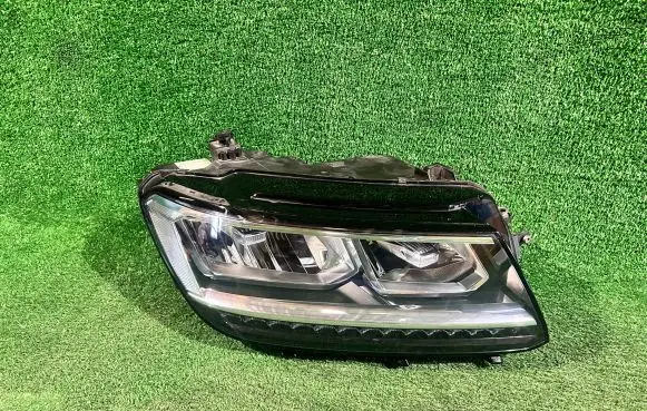 Volkswagen Tiguan Headlight/headlamp 5NB941036B
