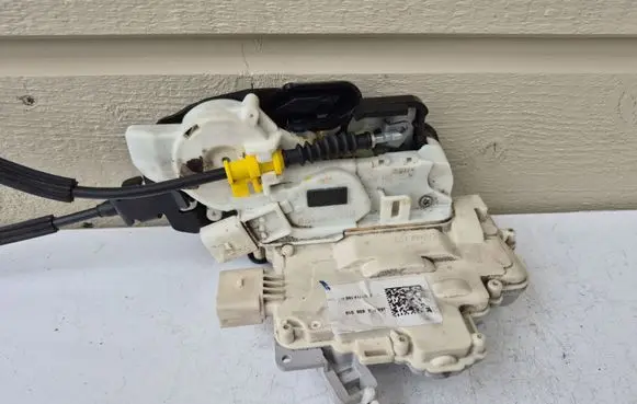 Audi A7 S7 4G Rear door lock 4G8839016
