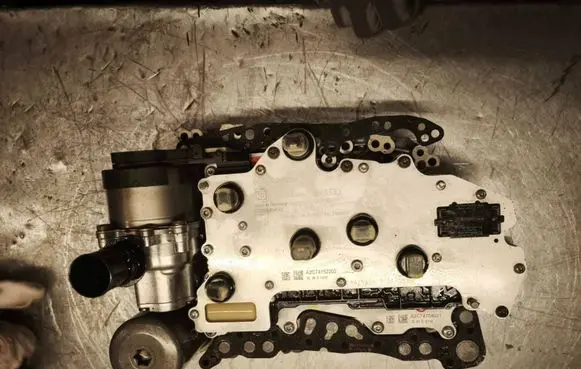 Volkswagen Golf VII Transmission gearbox valve body 0DD927770B A2C74152202 A2C74154601