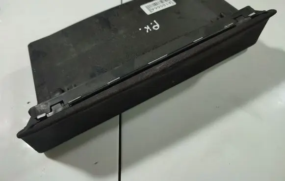 Renault Megane II Glove box 8200099164