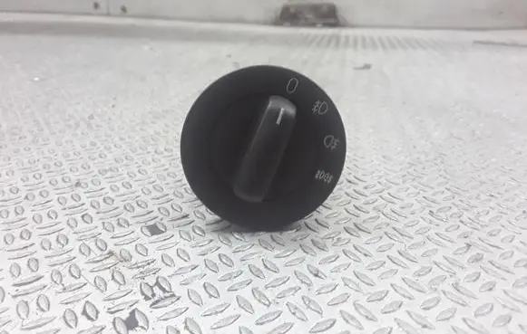 Fog light switch