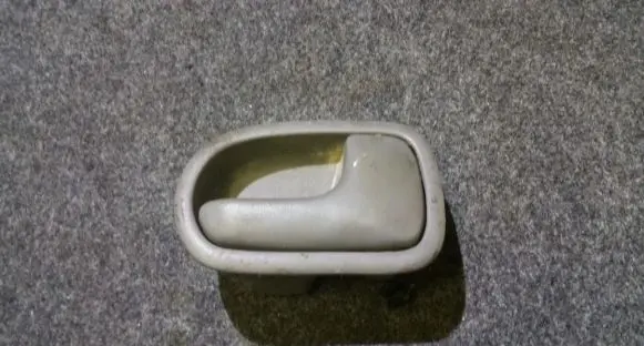 Mazda 626 Rear door interior handle DH22I