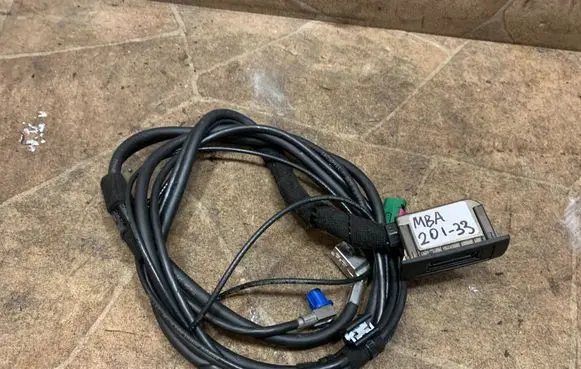 Mercedes-Benz CLS C218 X218 USB socket connector A2188202715