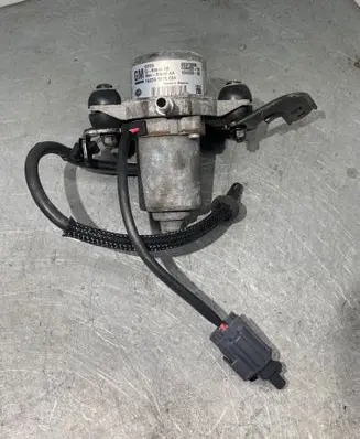 Opel Mokka Vacuum pump 95073598