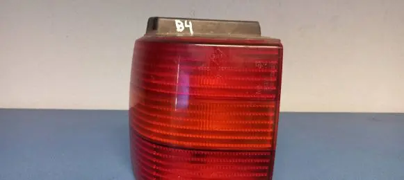 Volkswagen PASSAT B4 Rear/tail lights 394125