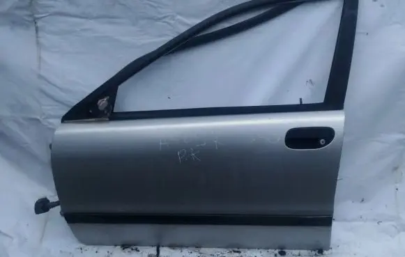 Volvo S40, V40 Front door sidabrine