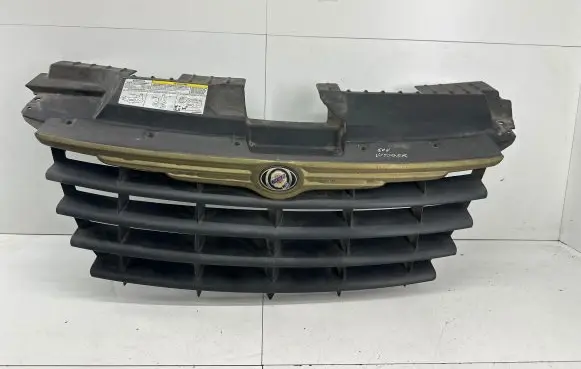 Chrysler Voyager Front bumper upper radiator grill 04857960AA 04857218AC 96344