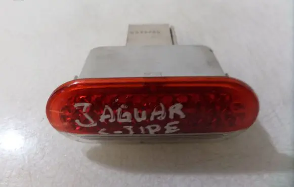 Jaguar S-Type Front reflector 