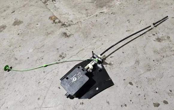 BMW 7 E38 Fuel tank cap lock motor 8352168 40620433 6711