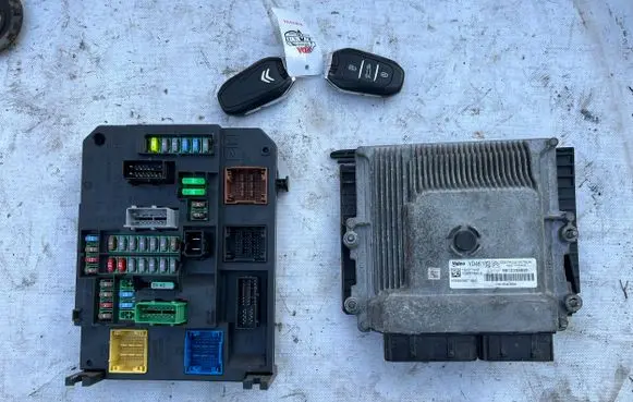 Citroen C4 II Picasso Engine ECU kit and lock set 9812338980 9806671980 9806687980