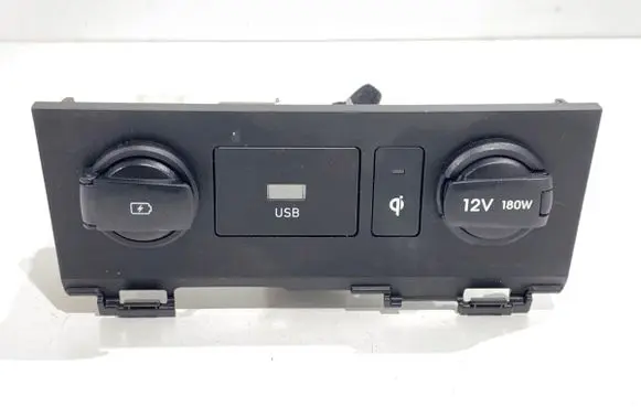 Hyundai Kona I USB socket connector 83675J9AD0