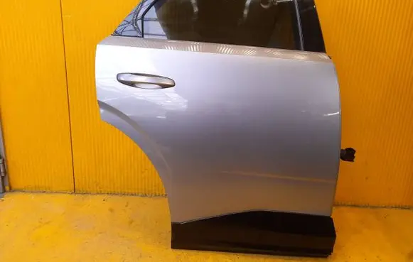 Peugeot 3008 III Rear door