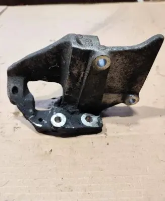Toyota Land Cruiser (J120) Engine mounting bracket 246260459