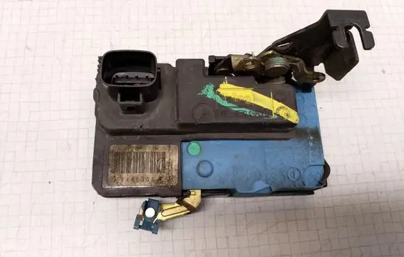 Volvo V70 Front door lock