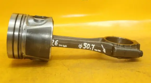 Volkswagen Golf V Piston with connecting rod 79L79 038G