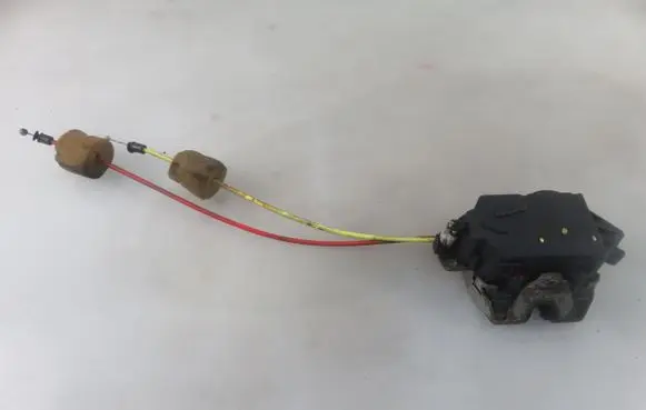 Mercedes-Benz E AMG W211 Tailgate/trunk/boot lock/catch/latch 2117400036