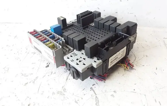 Volvo V70 Fuse module 08679899 03W041