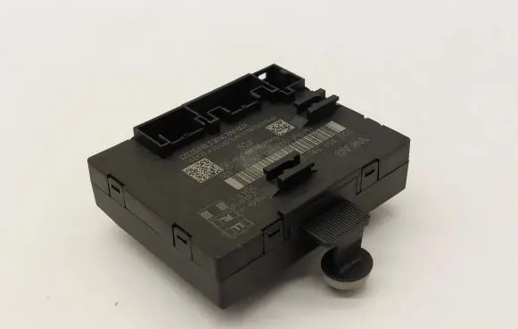 Volkswagen PASSAT B8 Door control unit/module 5Q0959595E 5Q0959595B