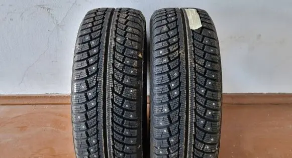 Nissan X-Trail T32 R16 winter/snow tires with studs 