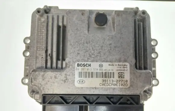 KIA Ceed Engine control unit/module 0281013570 3911327710 1039S23212