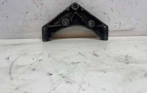 Mercedes-Benz S W220 A/C compressor mount bracket A6282360030