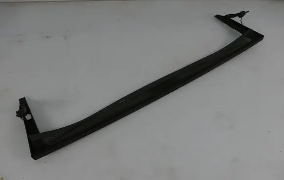 Mercedes-Benz C W204 Air flow deflector A2077840170