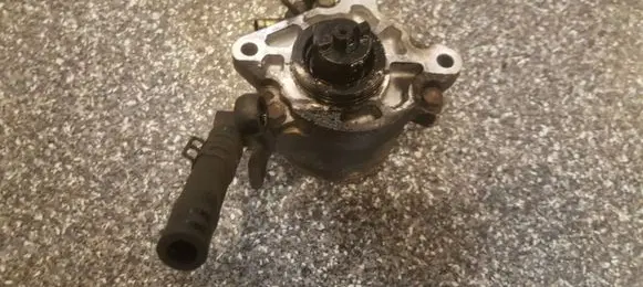 Mitsubishi Galant Vacuum pump MD331267 2T58071