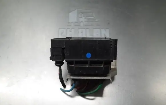 Audi A8 S8 D3 4E Air suspension valve block 4E0616014B 15152400153